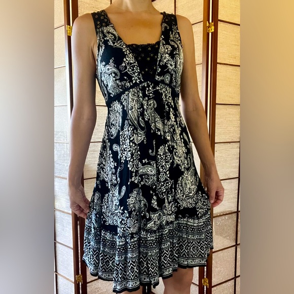 forbidden Dresses & Skirts - Forbidden paisley knee length crochet strap boho flutter waist tie rayon dress